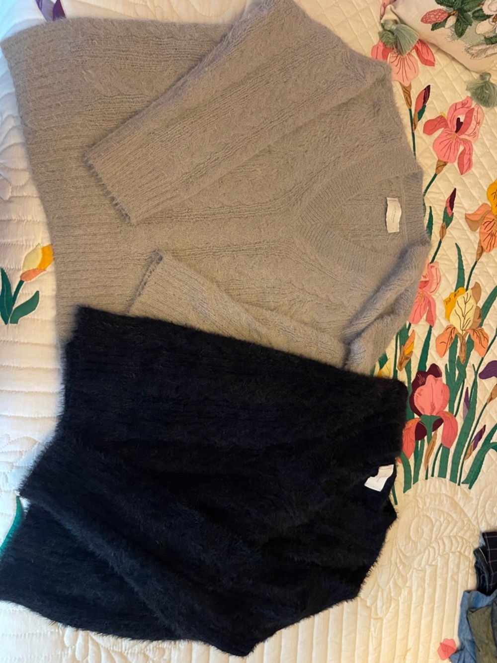 Lucky Brand Light Gray and Black V-Neck Sweaters Set